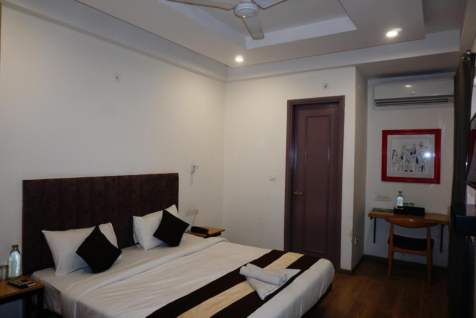 Tipsyy Inn 018 Gurgaon Extérieur photo
