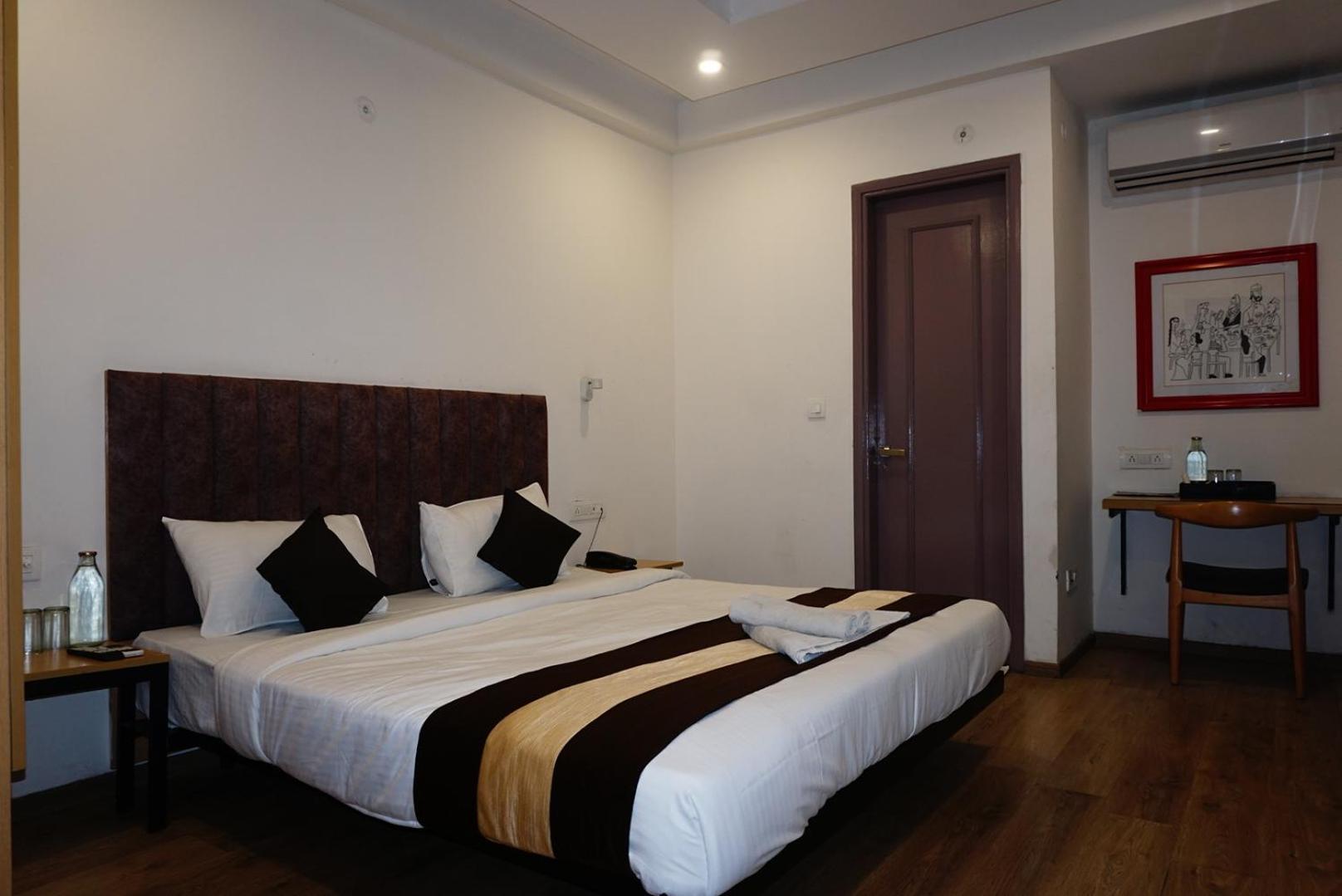 Tipsyy Inn 018 Gurgaon Extérieur photo