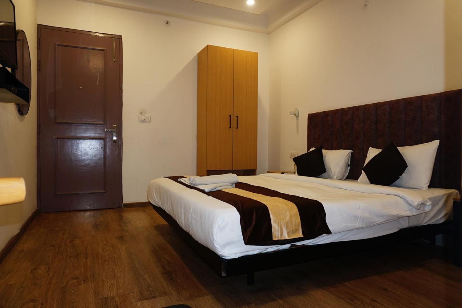 Tipsyy Inn 018 Gurgaon Extérieur photo
