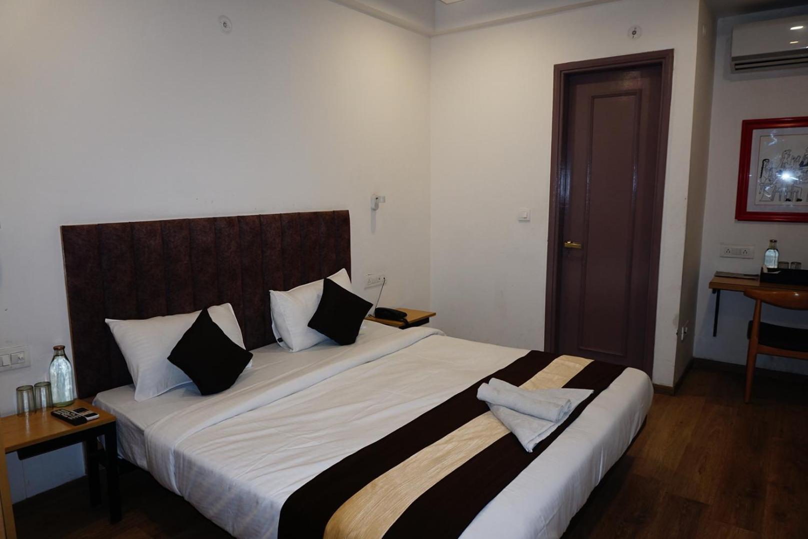 Tipsyy Inn 018 Gurgaon Extérieur photo
